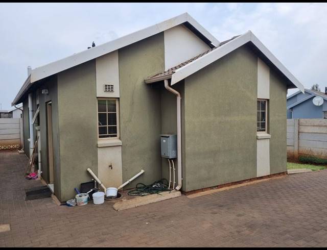 3 BEDROOM HOUSE FOR SALE IN SKY CITY